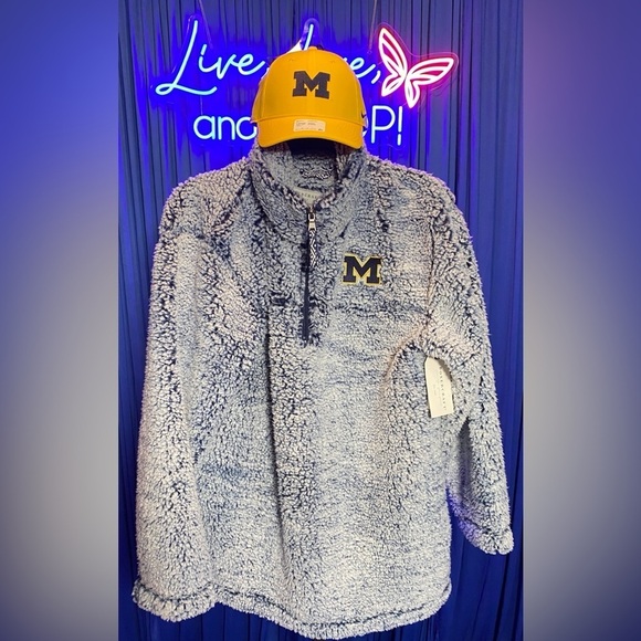 🐺 M: UofM Port Authority® Cozy 1/4-Zip Fleece, Unisex. NWT 🐺 - Picture 3 of 6